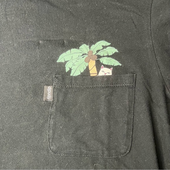 Nermal Leaf Pocket T-Shirt - Picture 4 of 6
